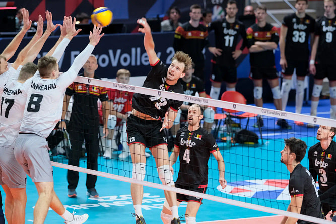 Ferre Reggers of Belgium (R), Märt Tammear (C) and Timo Tammemaa of Estonia (L) in action during the Final Round Day 7 of the Men’s CEV Eurovolley 2023 between Belgium vs Estonia in Ancona (Italy). (ph. Davide Di Lalla ©Unicode Images)