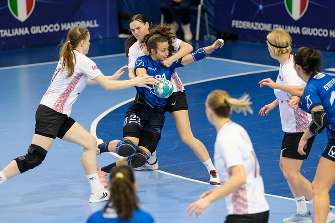 Giulia Gozzi of Italy (R) and Juta Bindemane of Latvia (L) in action during the EHF EURO Qualifier 2024 Women's Handball, match between Italy and Latvia in Chieti, Italy. (ph. Davide Di Lalla ©Unicode Images)