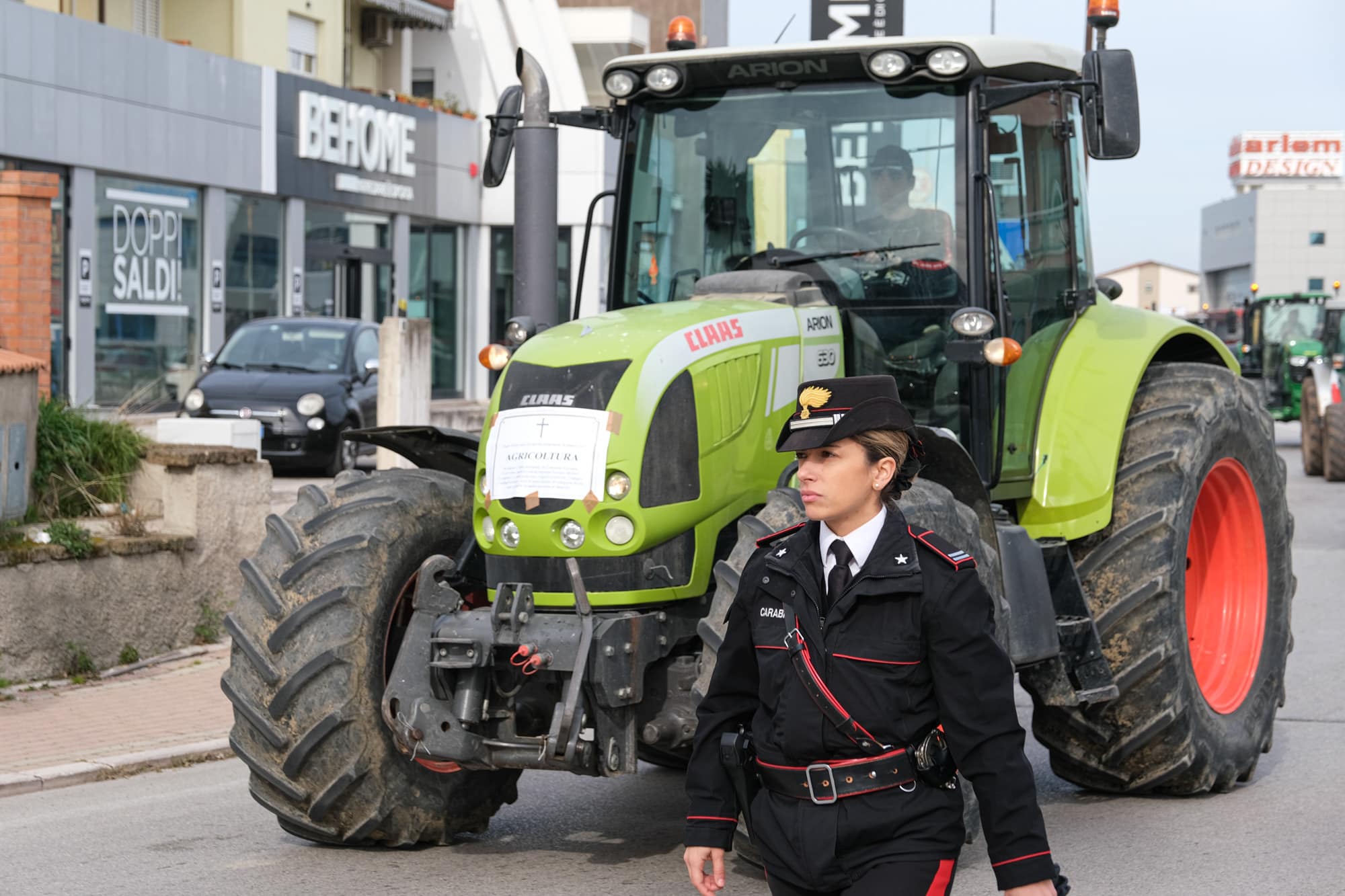 The police control the demonstration. The protest of the farmers continues.(ph. Elena Vizzoca©Unicode Images)